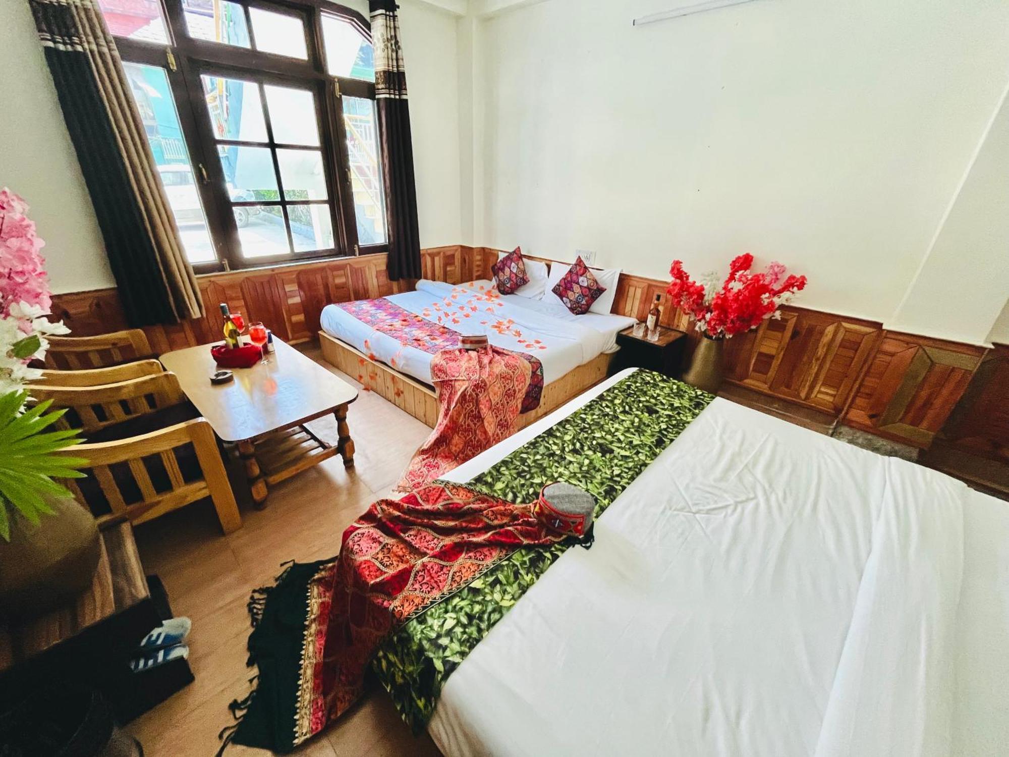 Hotel Pablo Escobar Kasol Bagian luar foto