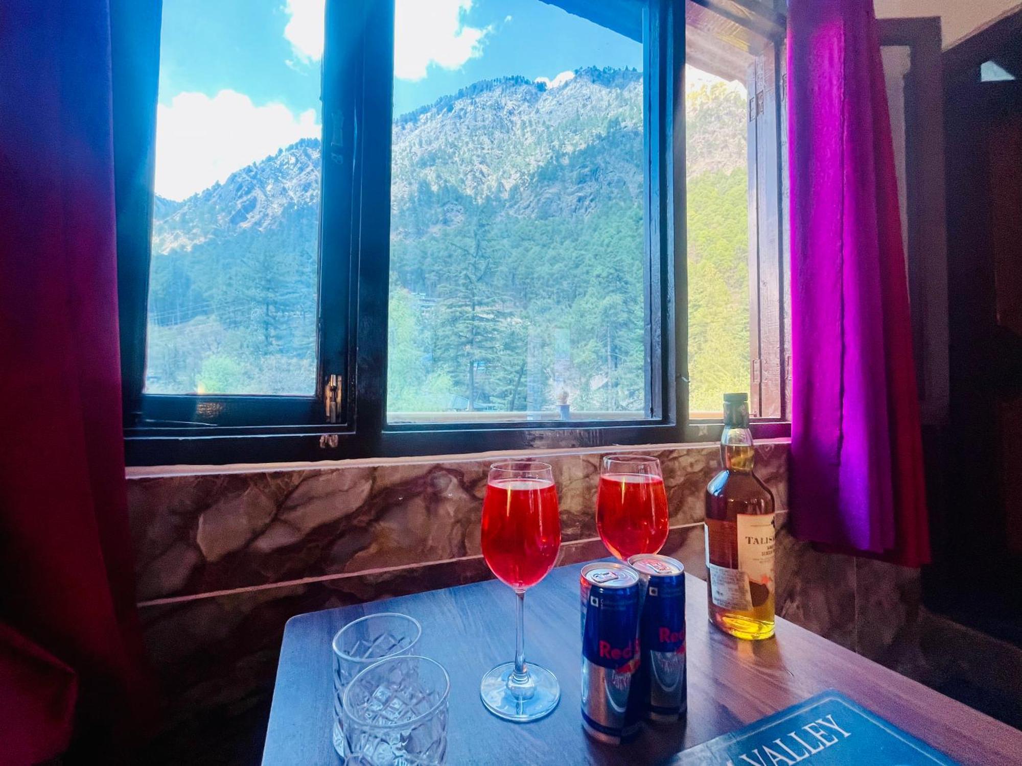 Hotel Pablo Escobar Kasol Bagian luar foto