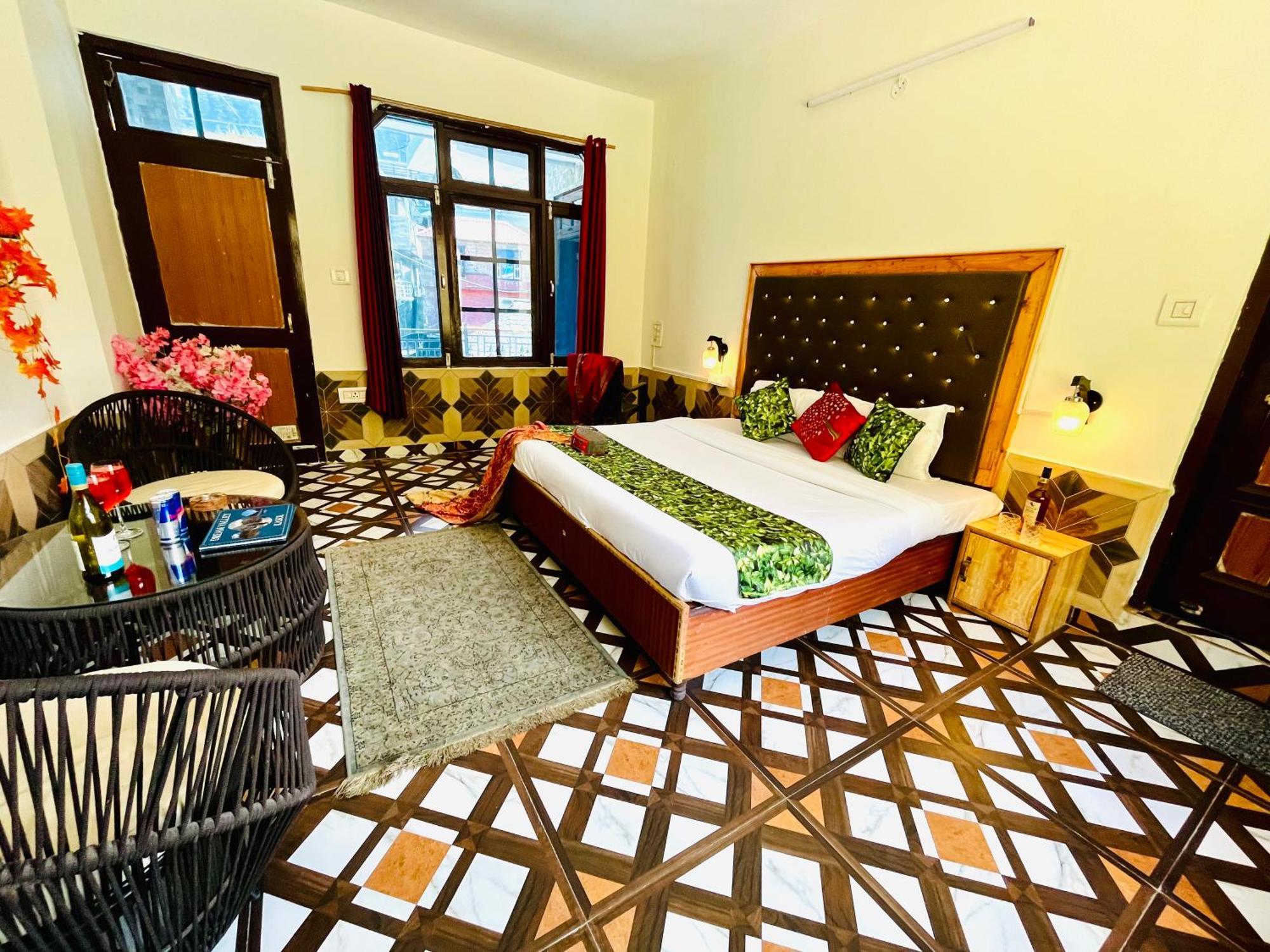 Hotel Pablo Escobar Kasol Bagian luar foto