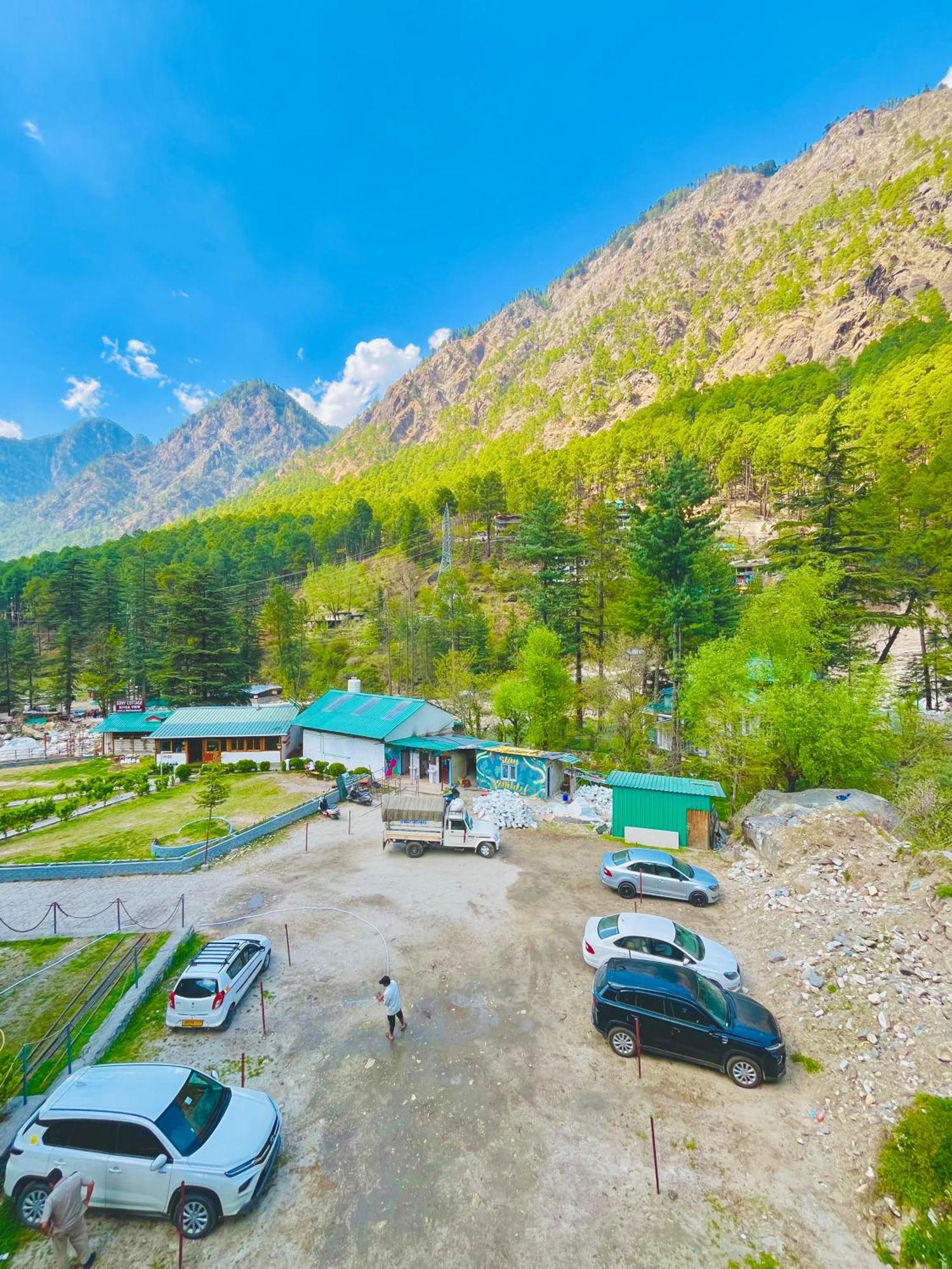 Hotel Pablo Escobar Kasol Bagian luar foto