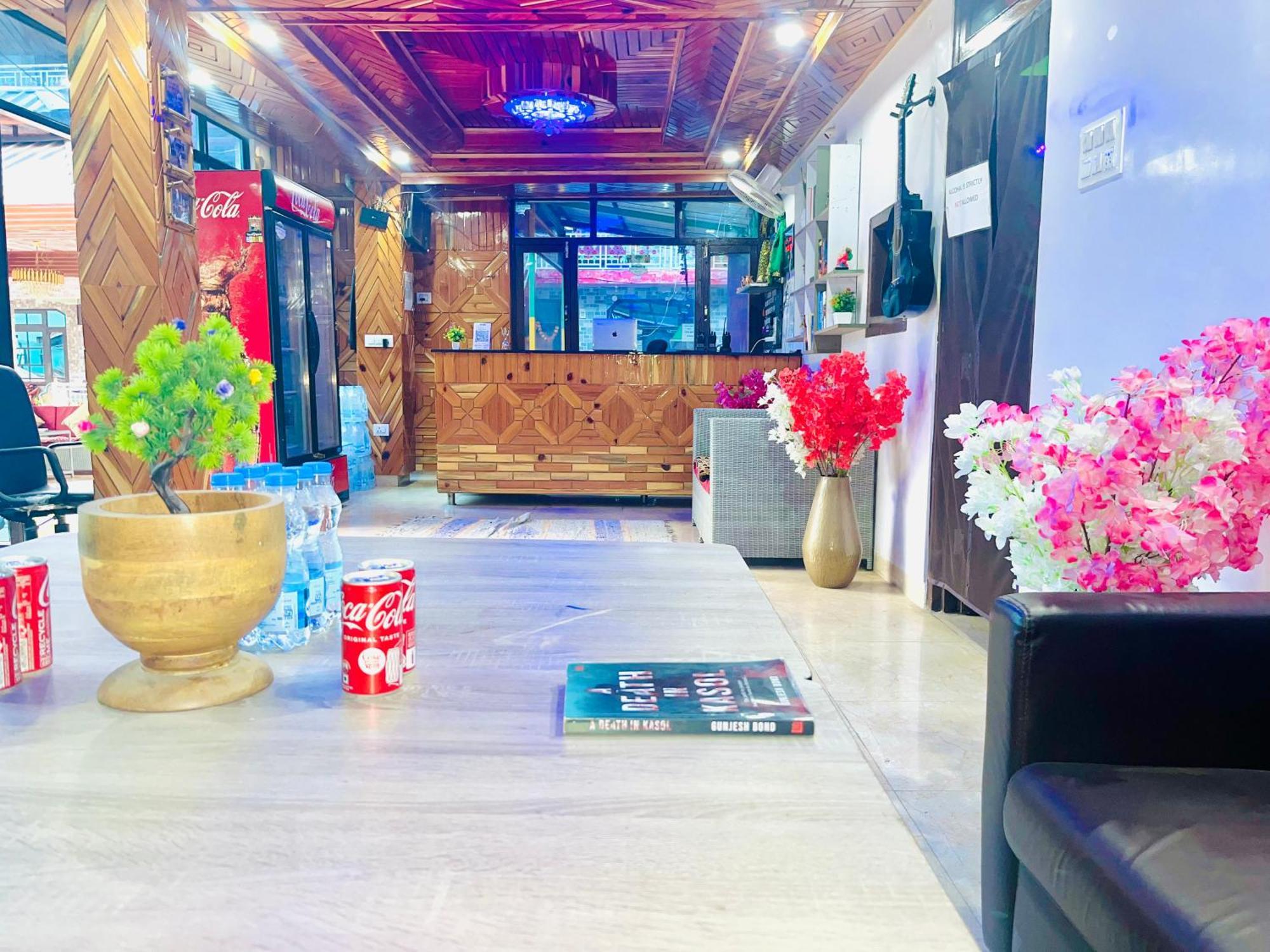 Hotel Pablo Escobar Kasol Bagian luar foto