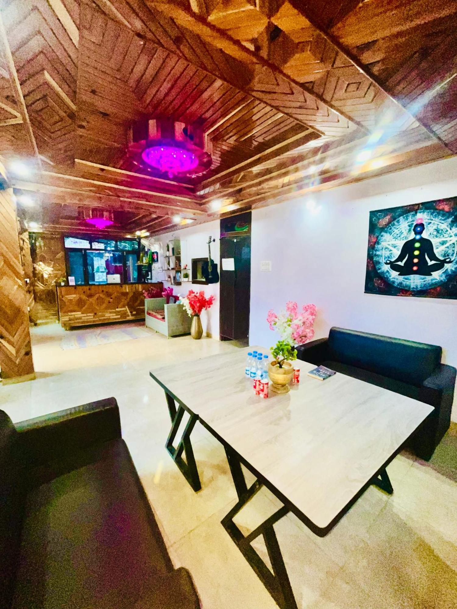Hotel Pablo Escobar Kasol Bagian luar foto